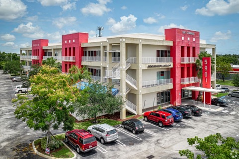 MG Office Plaza at 5901 Miami Gardens Drive
